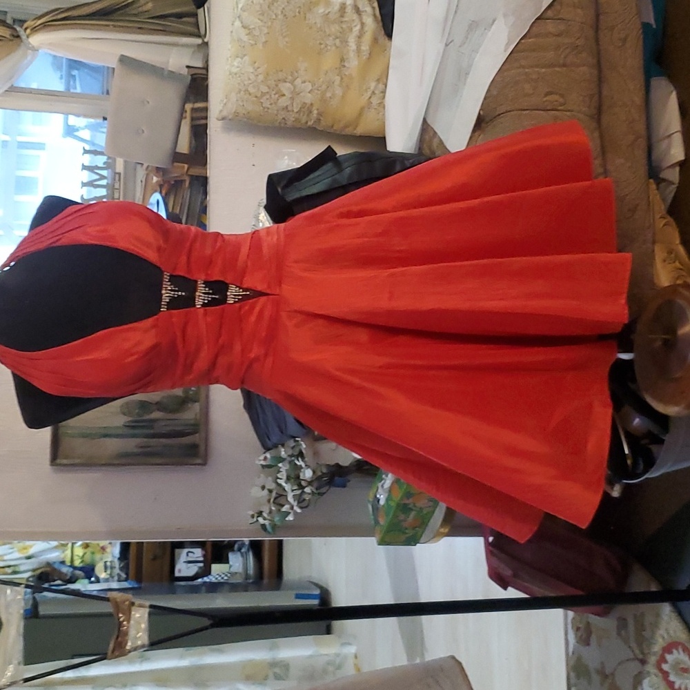 RED GORGEOUS DRESS.